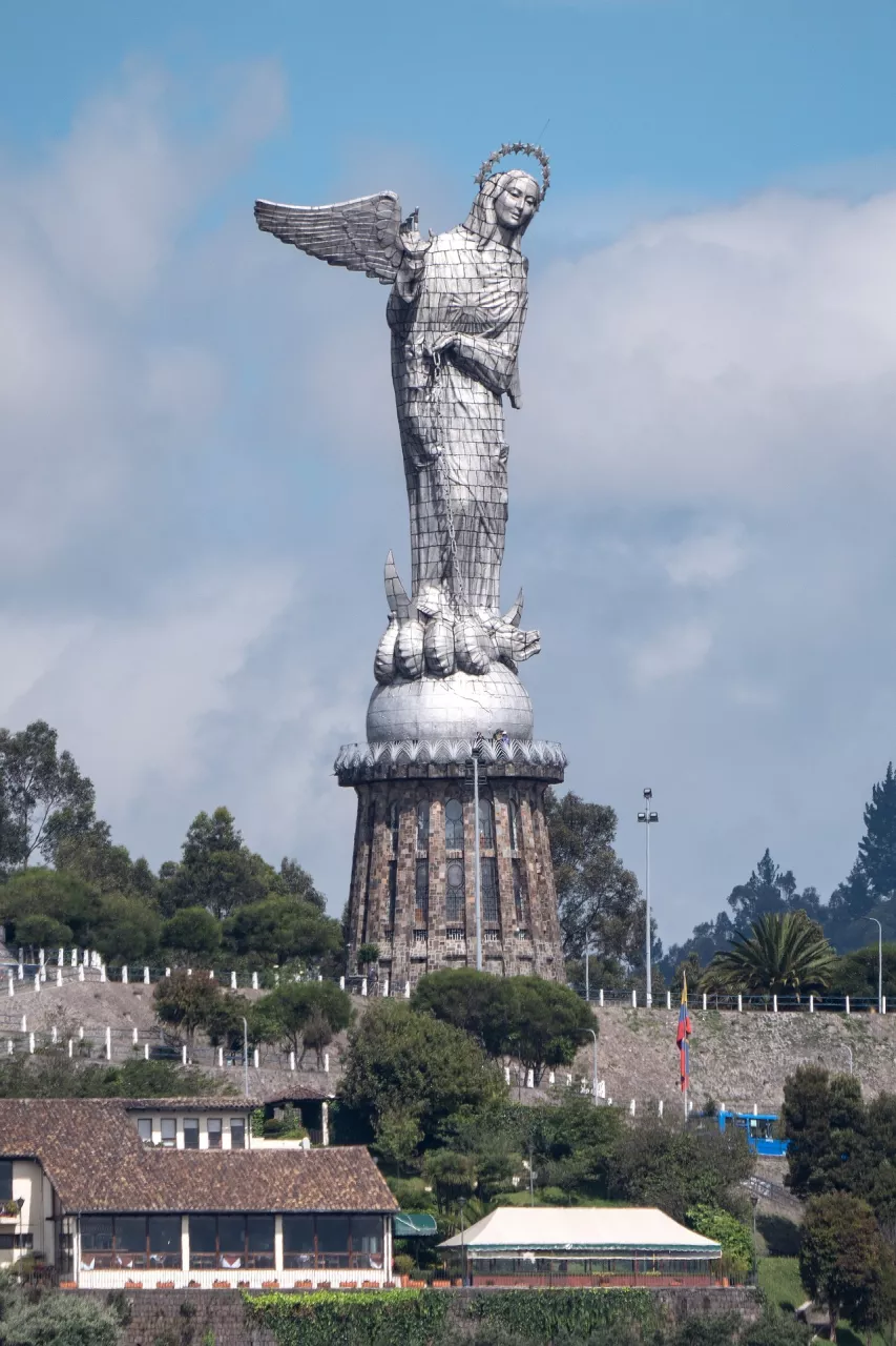 Cerro El Panecillo y la Virgen de Quito